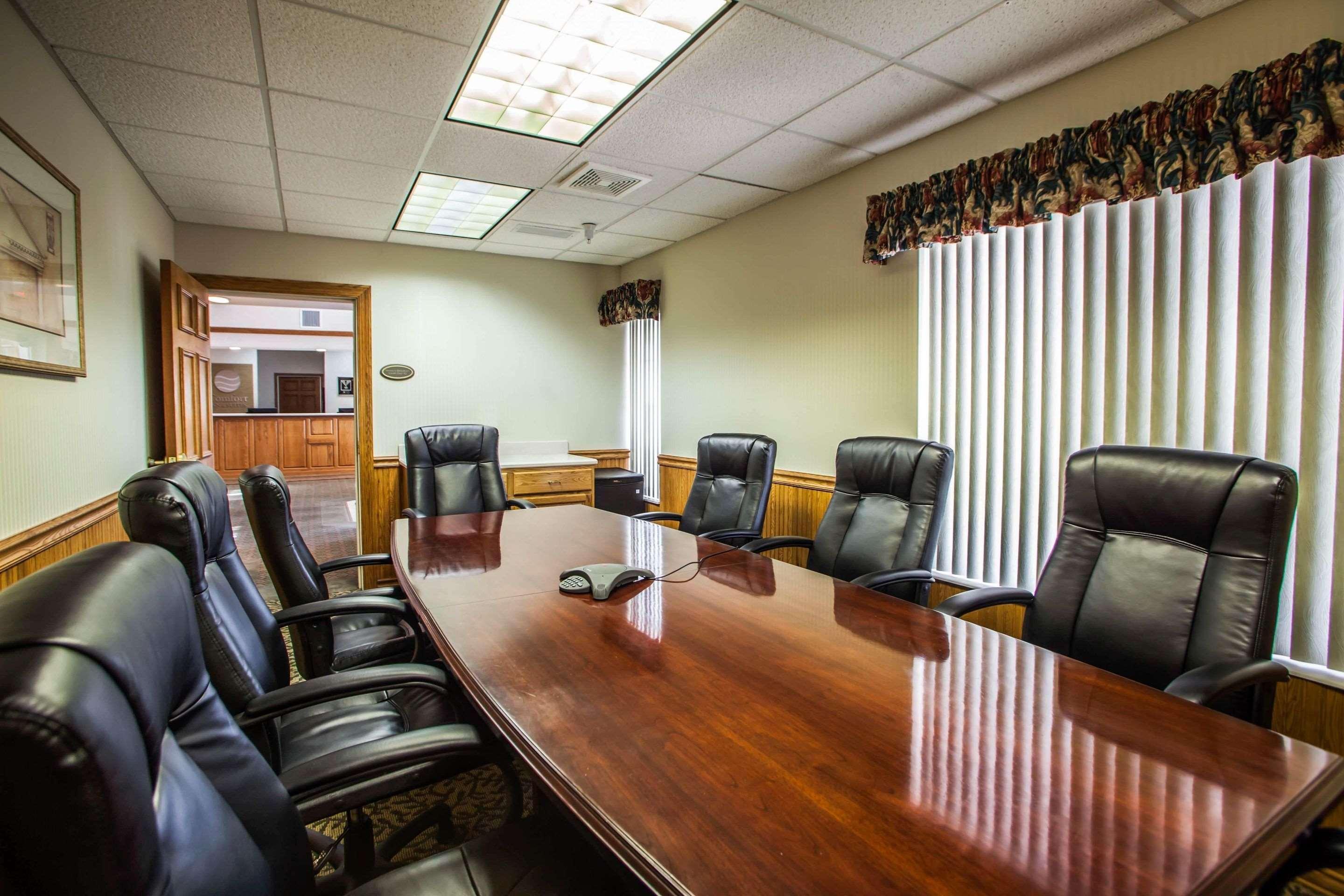Comfort Inn & Suites Geneva- West Chicago Экстерьер фото