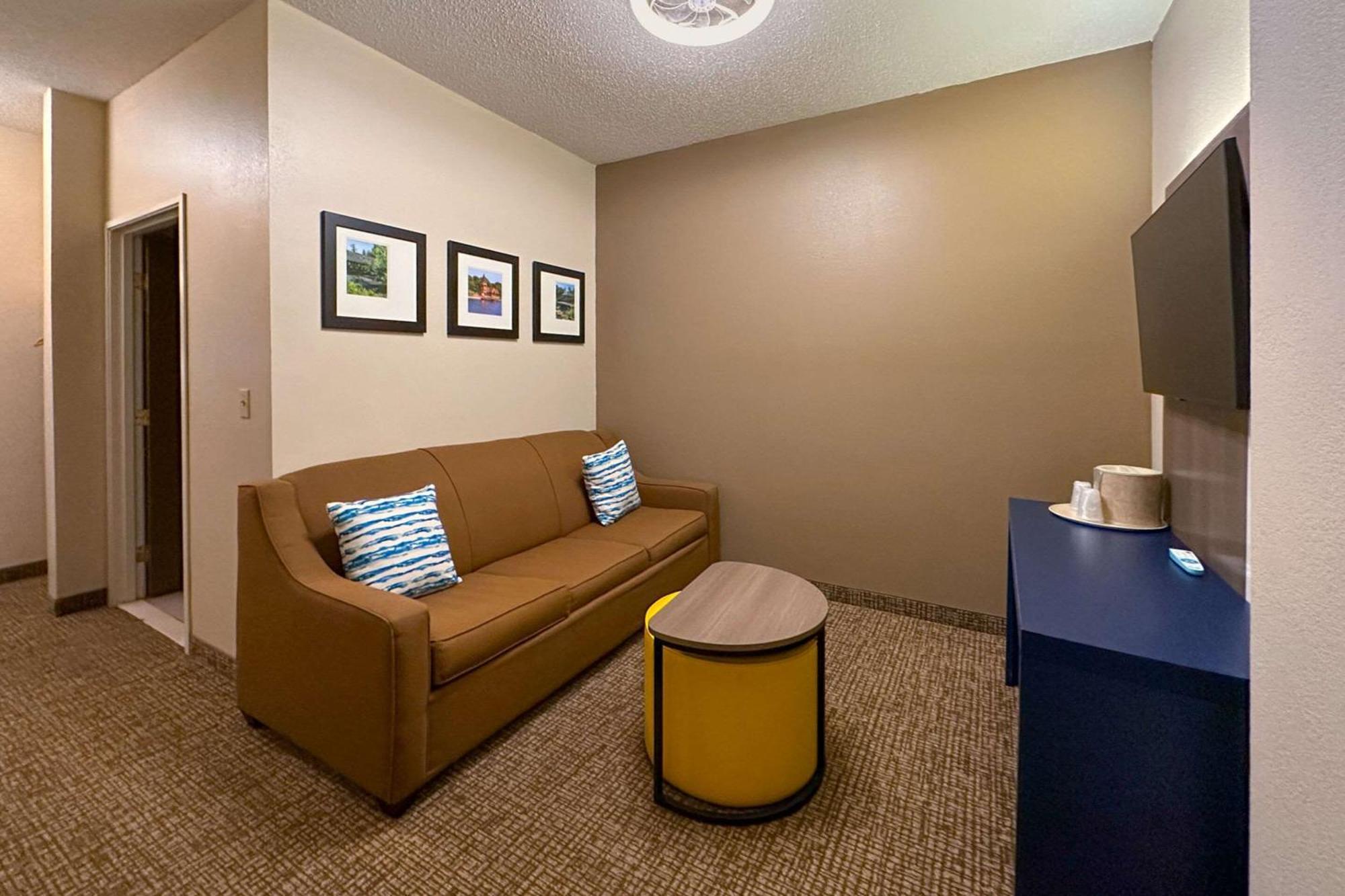 Comfort Inn & Suites Geneva- West Chicago Экстерьер фото