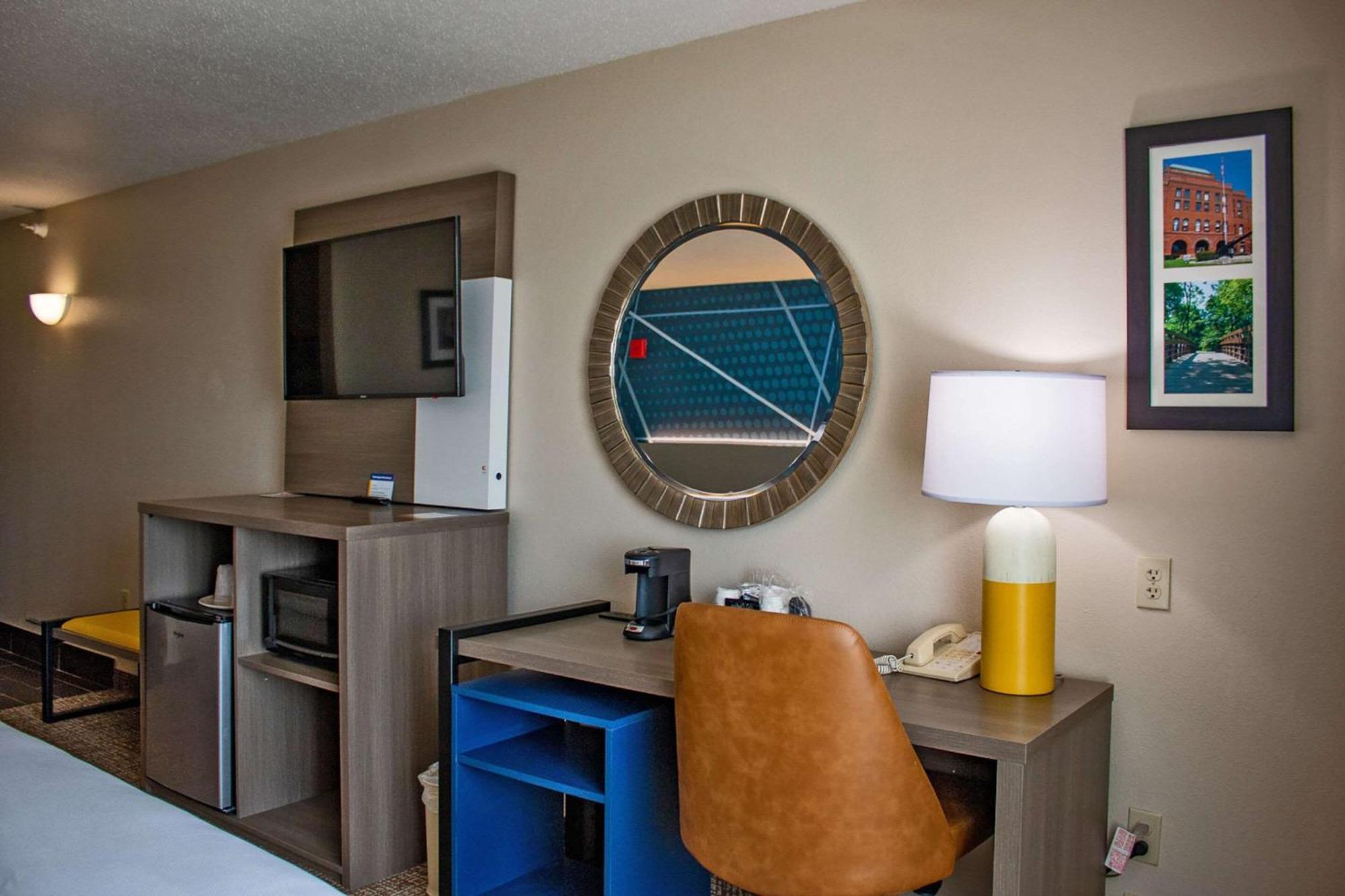 Comfort Inn & Suites Geneva- West Chicago Экстерьер фото